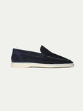 Klasyczne zamszowe loafersy w kolorze granatowym
