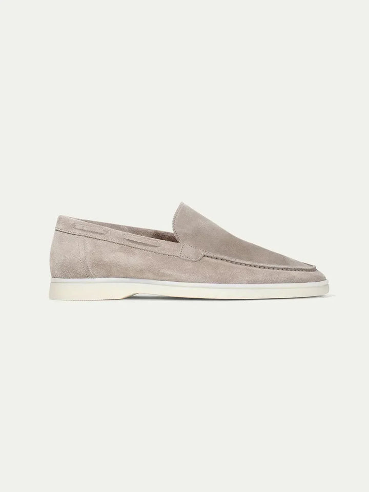 Klasyczne zamszowe loafersy Jasnoszare